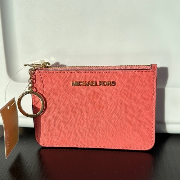 Michael Kors Accessories - Michael Kors Jet set travel coin pouch ID key zip